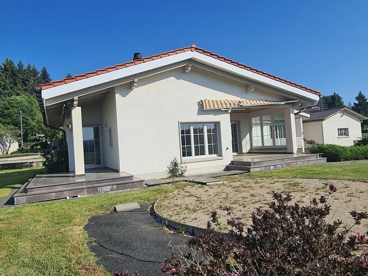 À vendre aux Franches-Montagnes, maison de maître de 7.5 pièces - photo 3