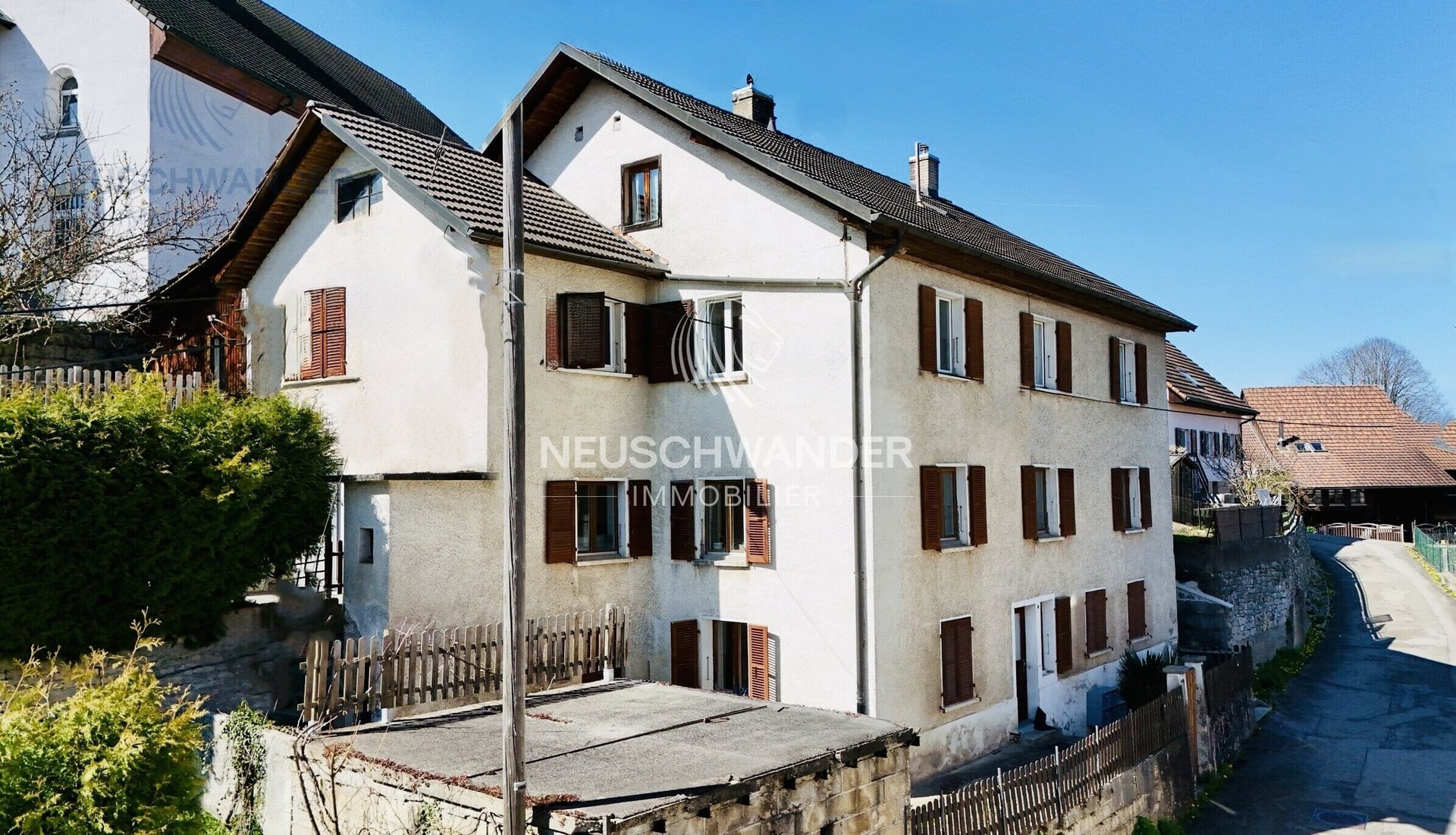 Immeuble locatif de 4 appartements et jardins privés à Courtemaîche - photo 1