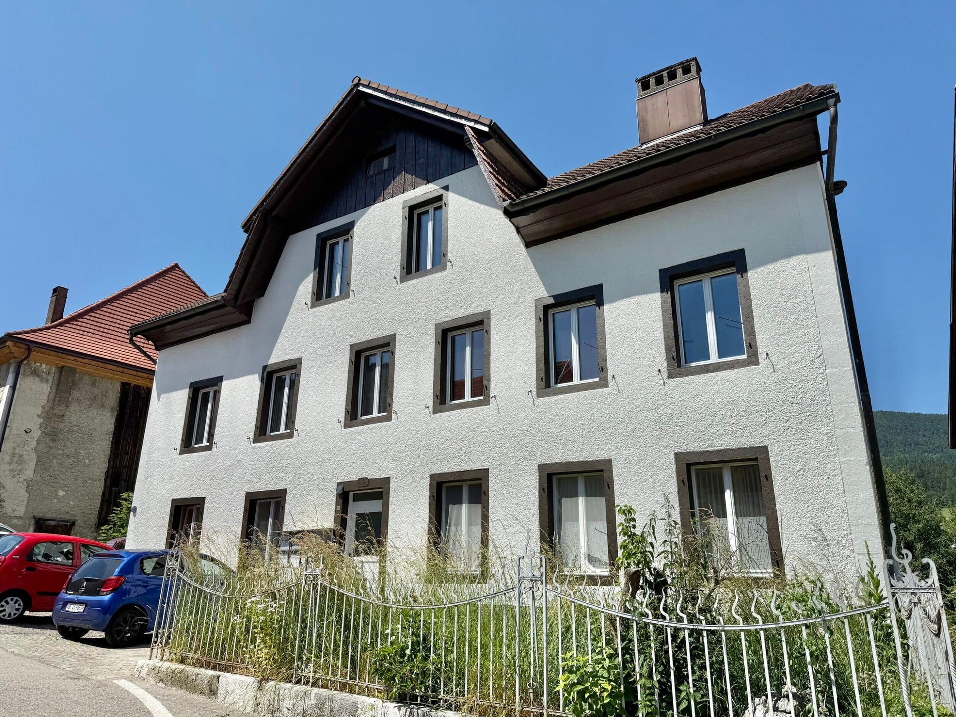 Chambre/garde-meubles sous les combles à Malleray à louer - photo 1