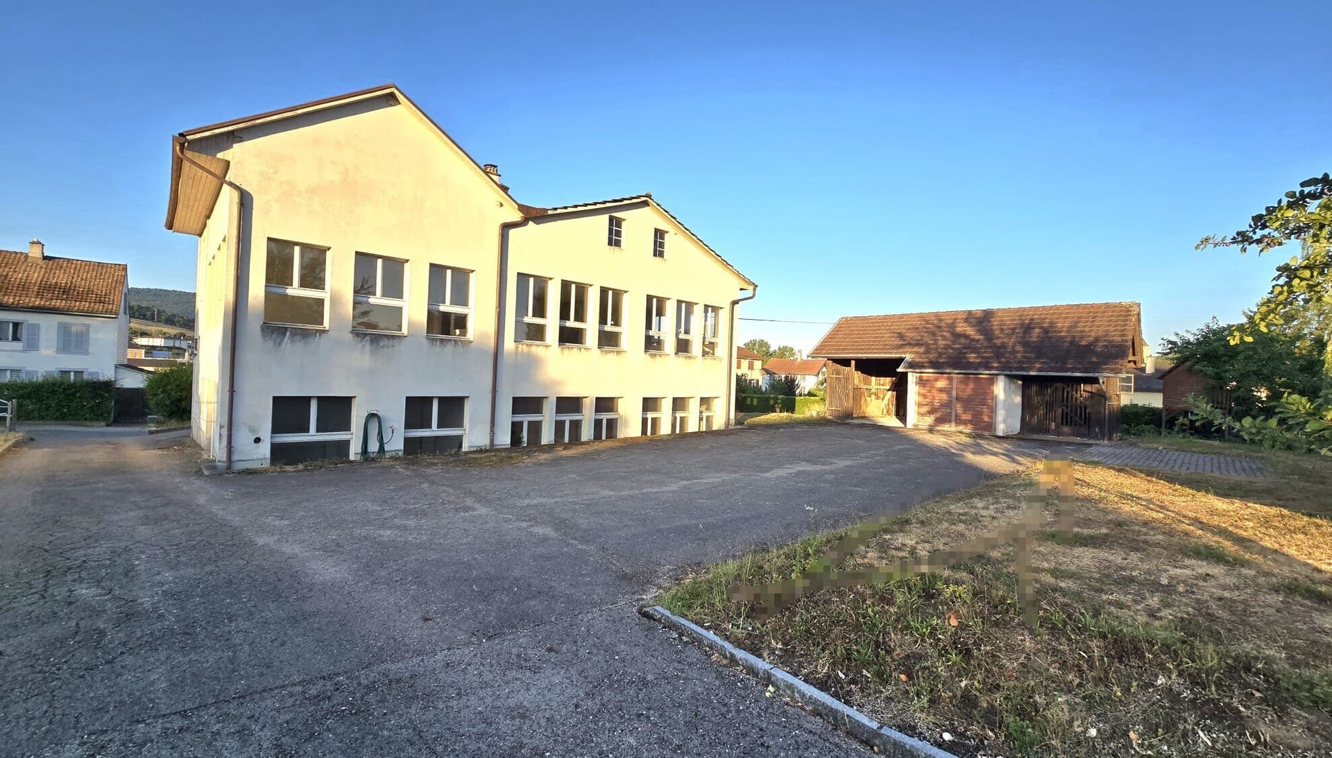 Immeuble mixte de 3 appartements et locaux artisanaux à Porrentruy - photo 3
