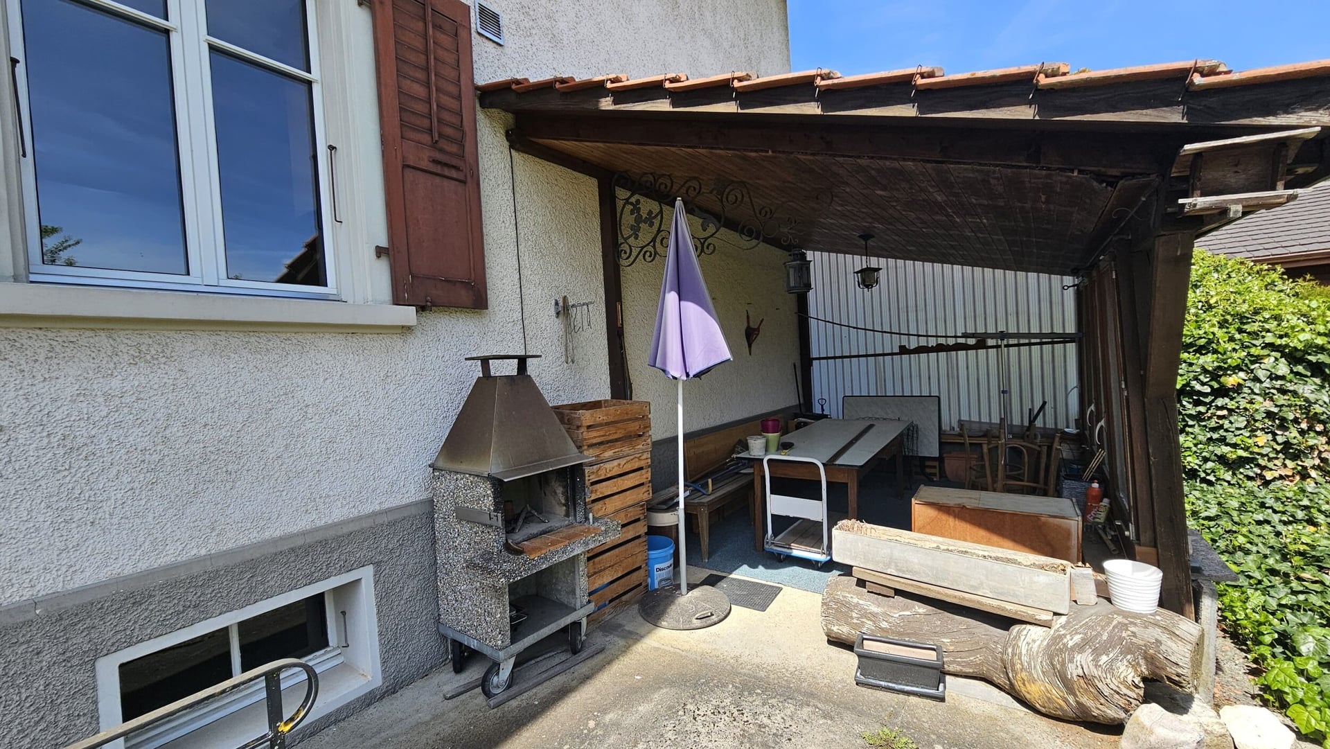 À vendre à Glovelier maison de 3 appartements et grand terrain - photo 4