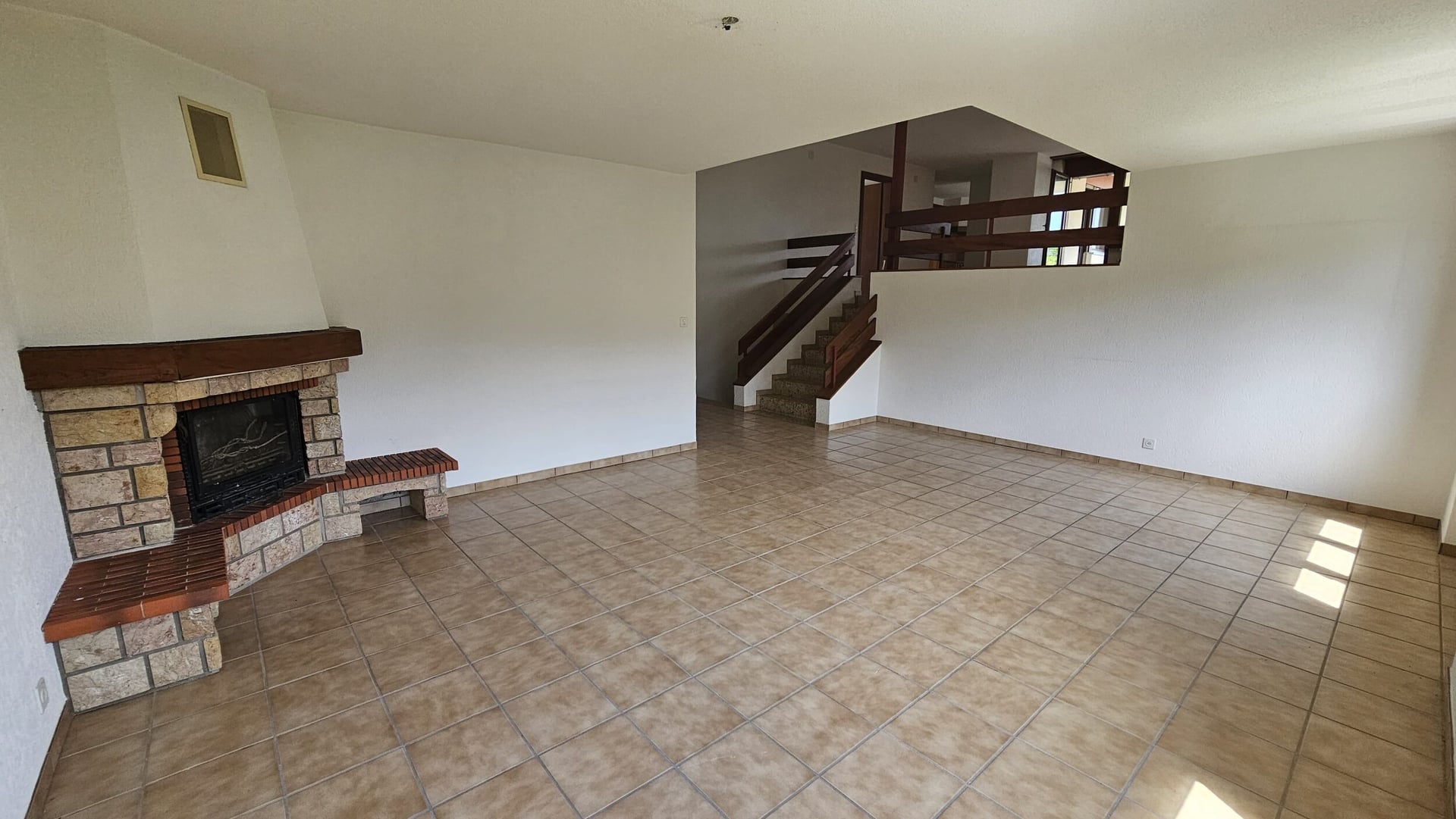 À Bassecourt spacieux attique 7.5 pièces de 170 m² à vendre - photo 3