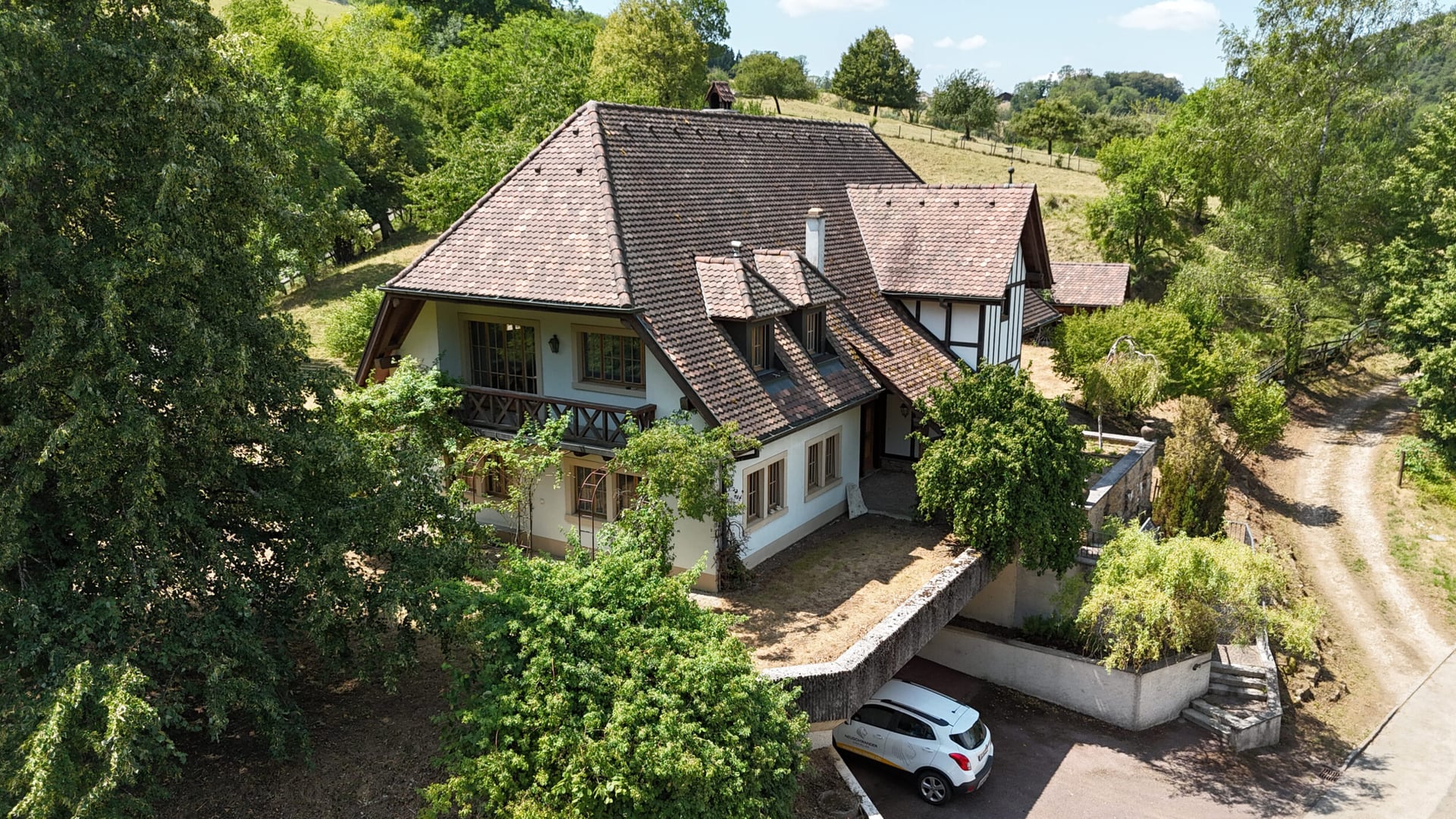À vendre à Asuel maison de maître de 9.5 pièces terrain de 2'747 m² - photo 3