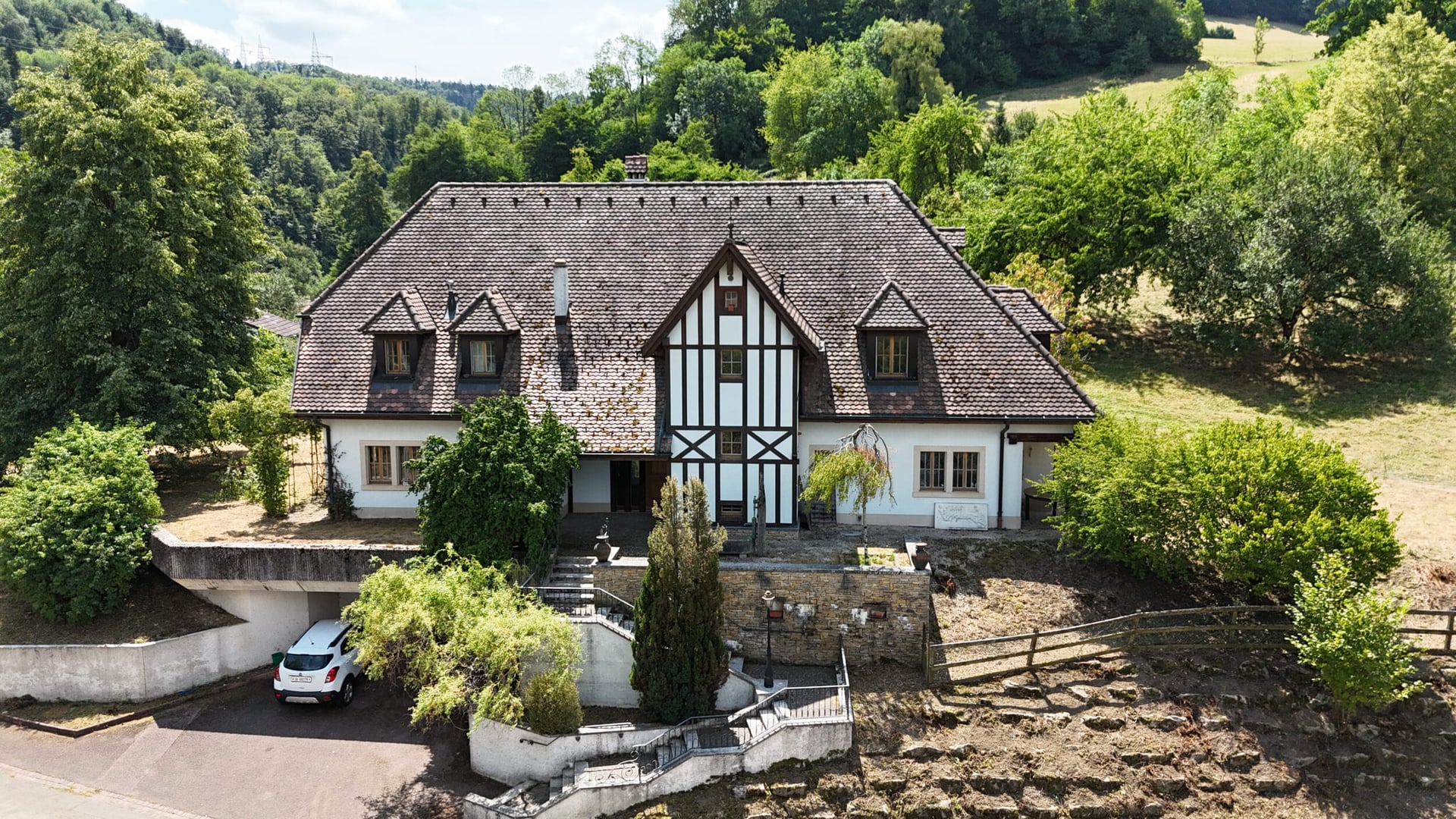 À vendre à Asuel maison de maître de 9.5 pièces terrain de 2'747 m² - photo 4